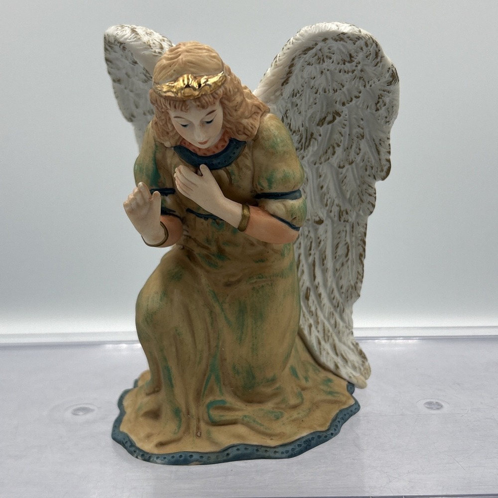 Kirkland Nativity Replacement ANGEL Kneeling 75177 Figure‎ Porcelain Christmas